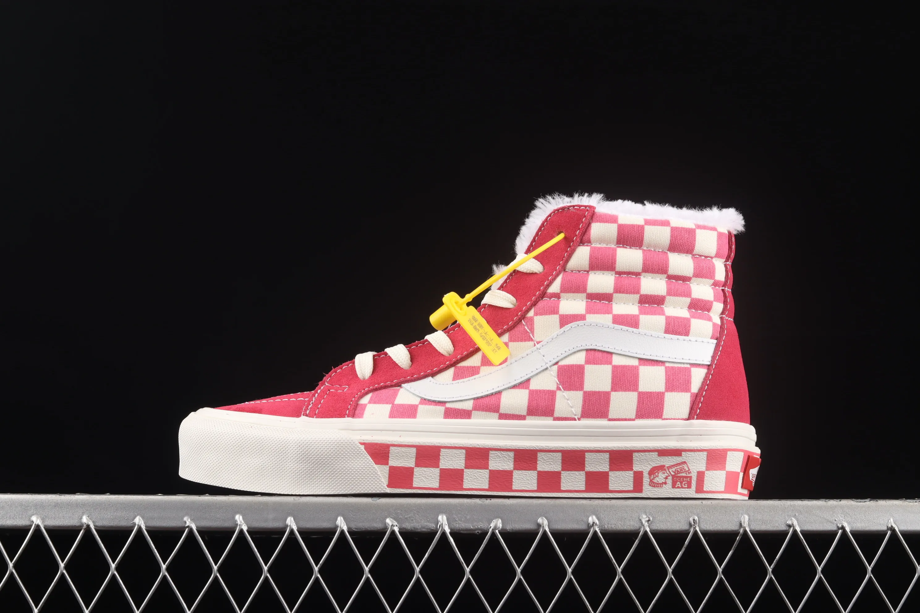 All categories Vans Vans series Vans Hi Vans high-top plus velvet Vans Sk8-Hi Anaheim pink and white checkerboard high-top casual sneakers VN0A38GF2U9